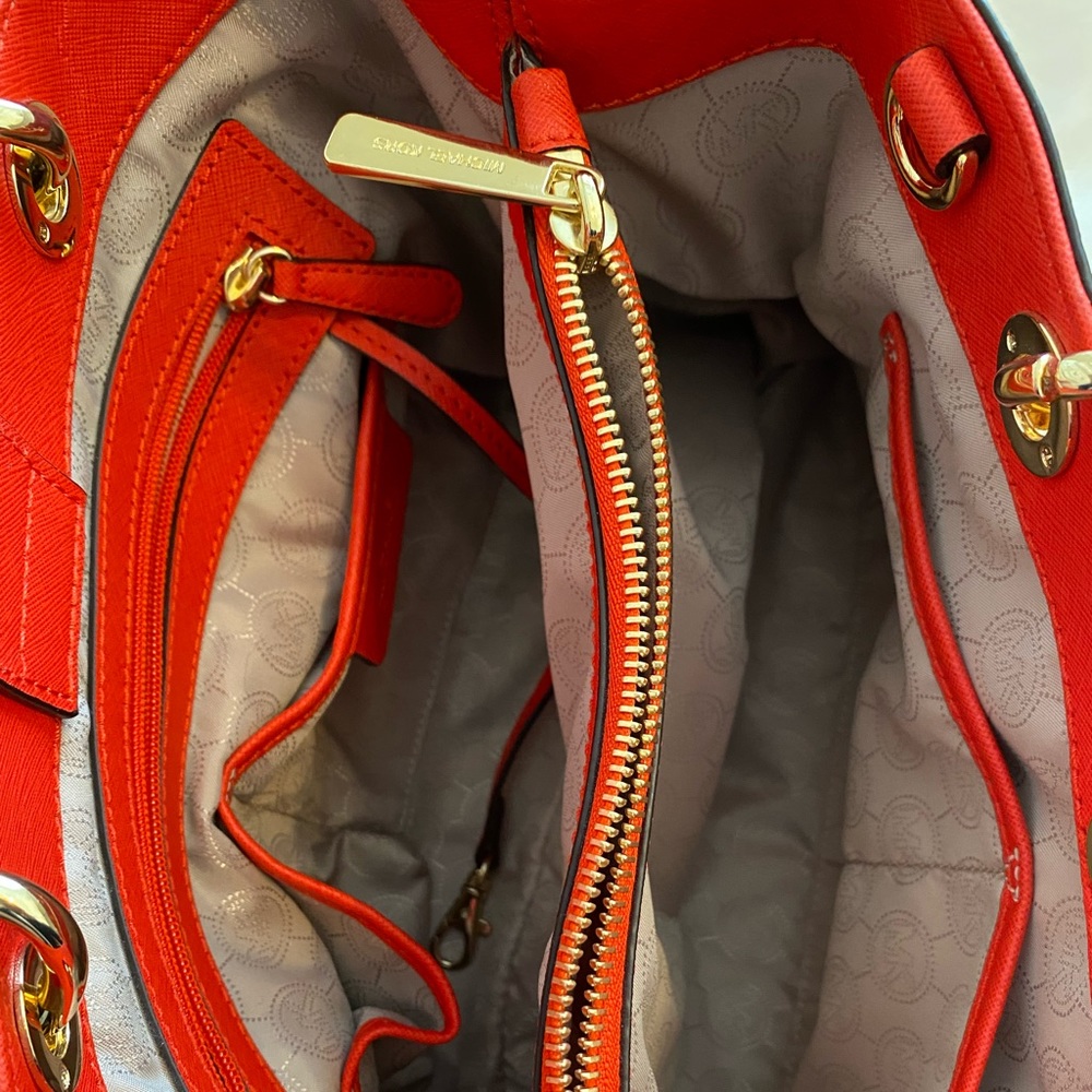 Michael Kors purse